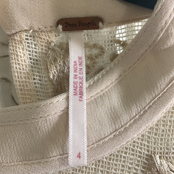 NWT FREE PEOPLE size 4 knee length, tea dress with sheer, flare sleeves🤩 - Picture 8 of 9